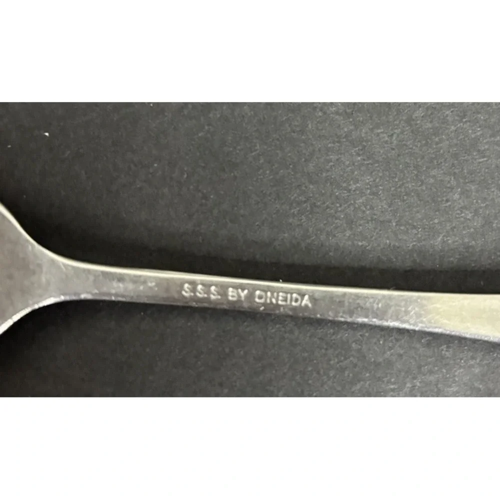 4 Oneida Colonial Boston Minute Man Dinner Forks SSS 7 1/4